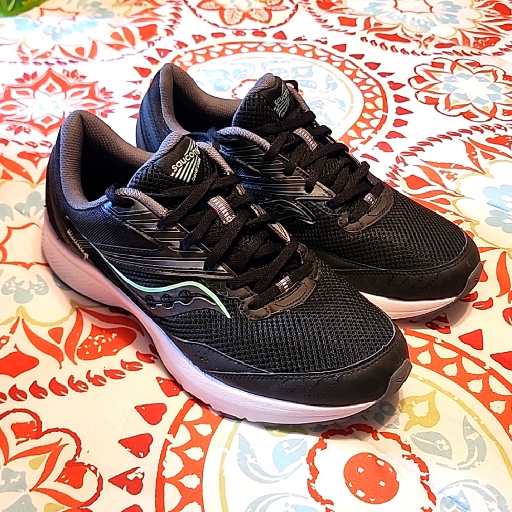 SAUCONY WOMEN'S 12W COHESION 15 SNEAKERS